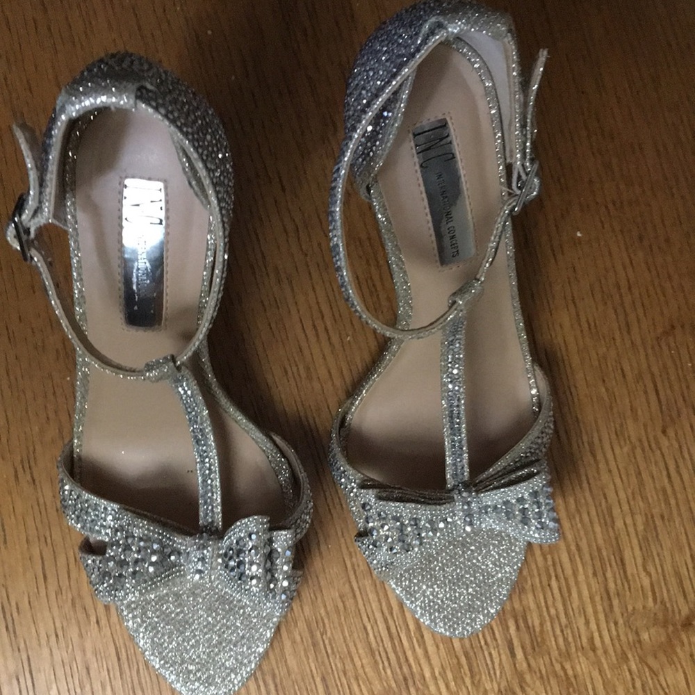 Beautiful heels size 7M